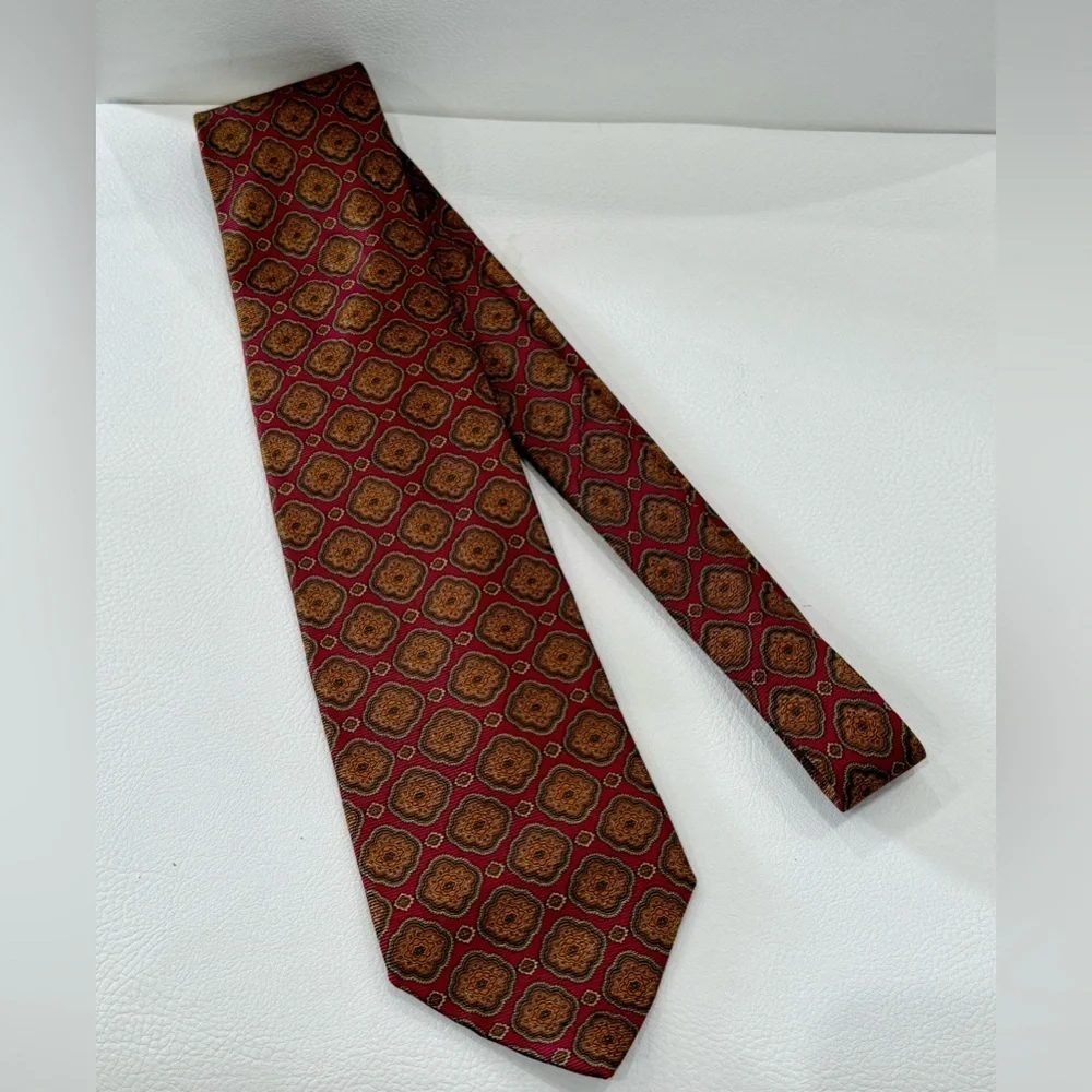 Brooks Brothers Makers Designer Necktie Burgundy Geometric Silk Made USA Italy